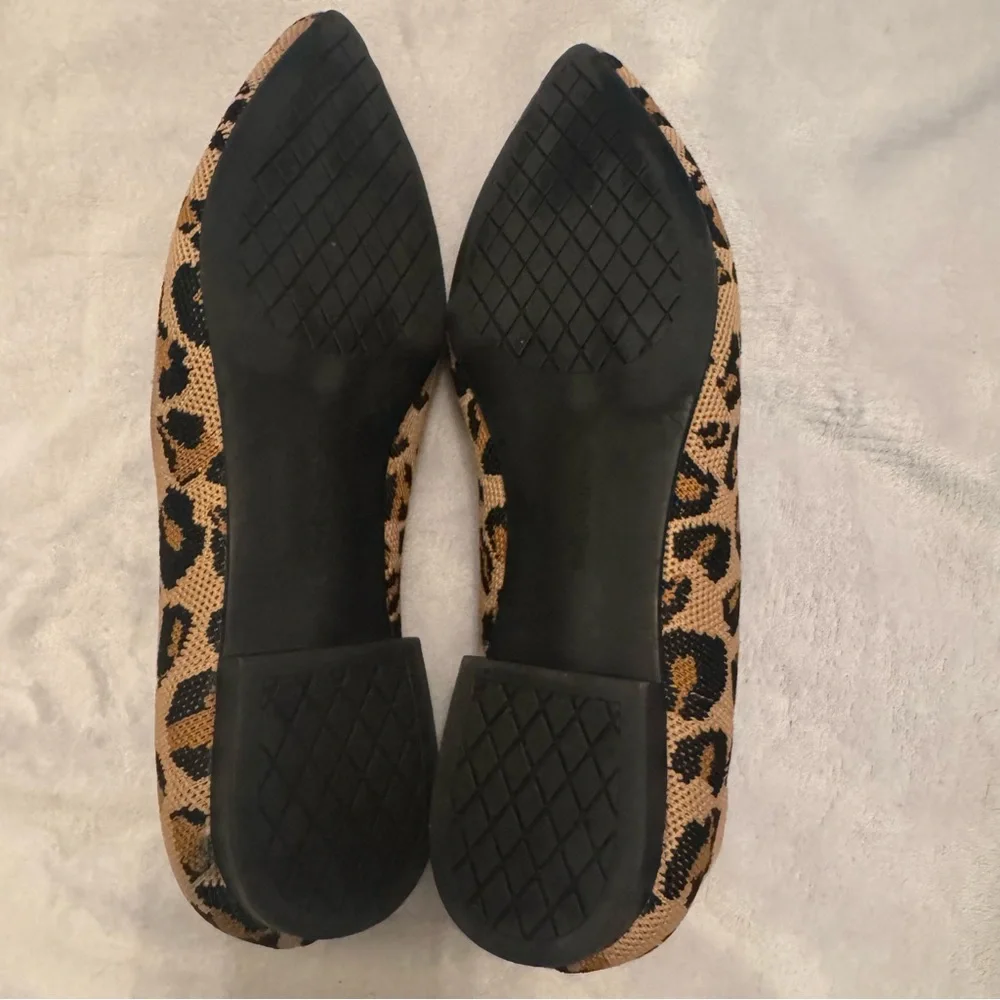 Bella Vita Mireya Leopard Print Pointed Toe‎ Flats Size 9 Animal Print Knit